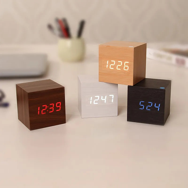 RELOJ CUBO USB/AAA